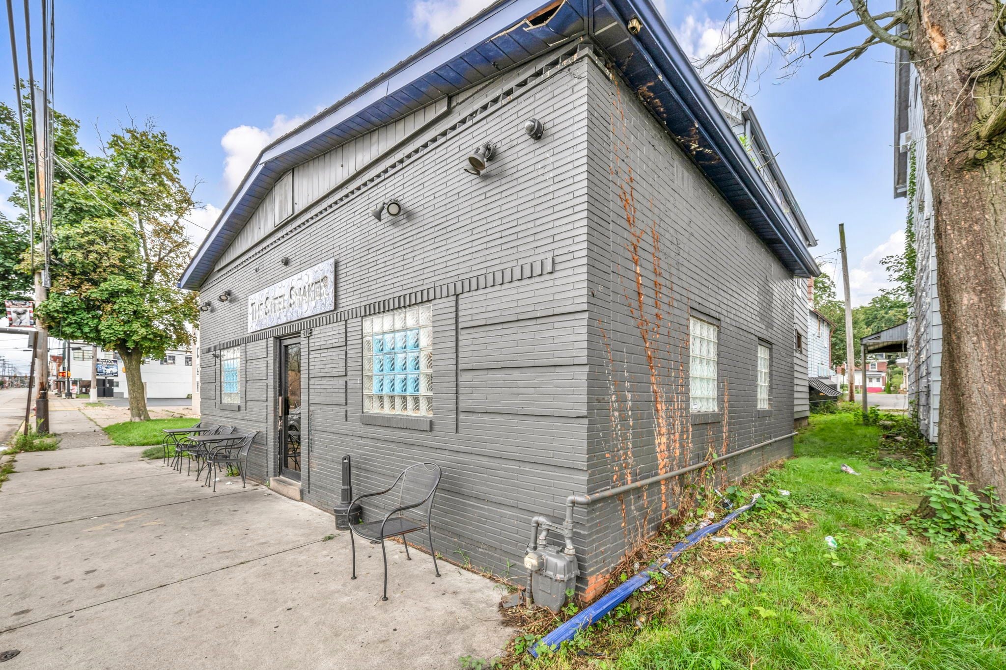 Multi-Use Bar & Lounge for Sale in Coraopolis, PA