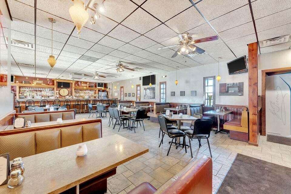 Full Restaurant for Lease in Dyer, IN – 3,970 SF
