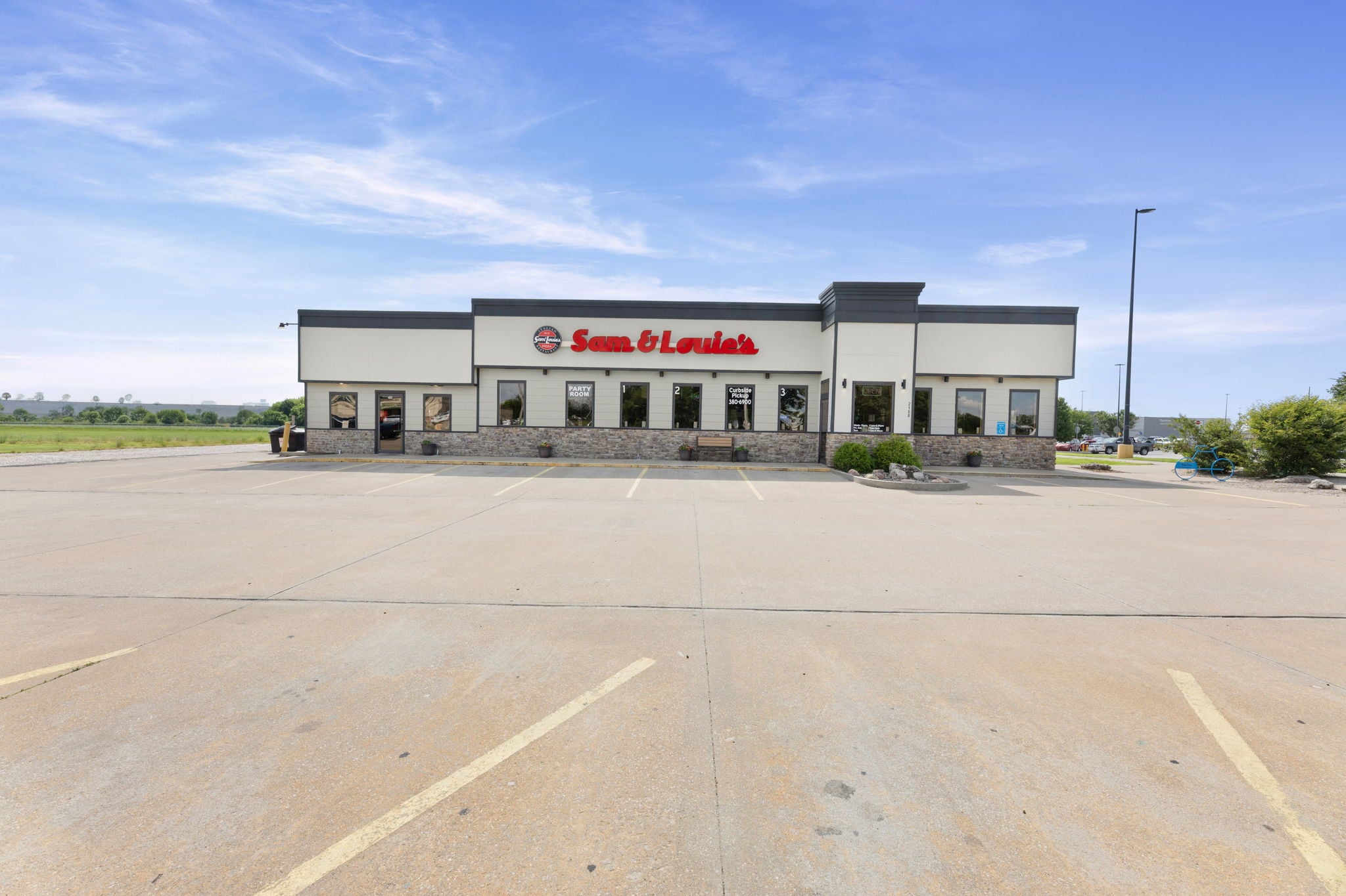 Full Restaurant for Lease in Iola, KS, 3,150 SF