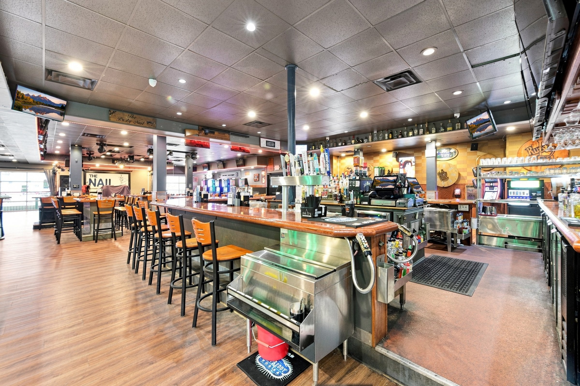 Bar & Lounge for Sale in Clinton Township, MI, 10,000 SF - Thumbnail 4