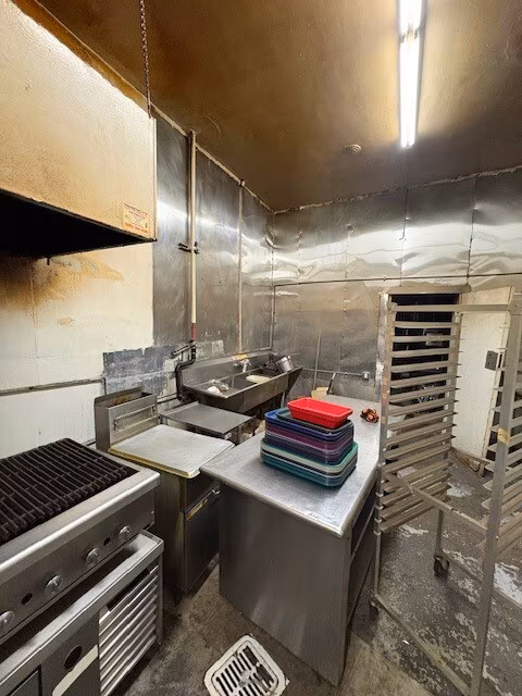 Full Restaurant for Lease in Los Angeles CA - Thumbnail 3