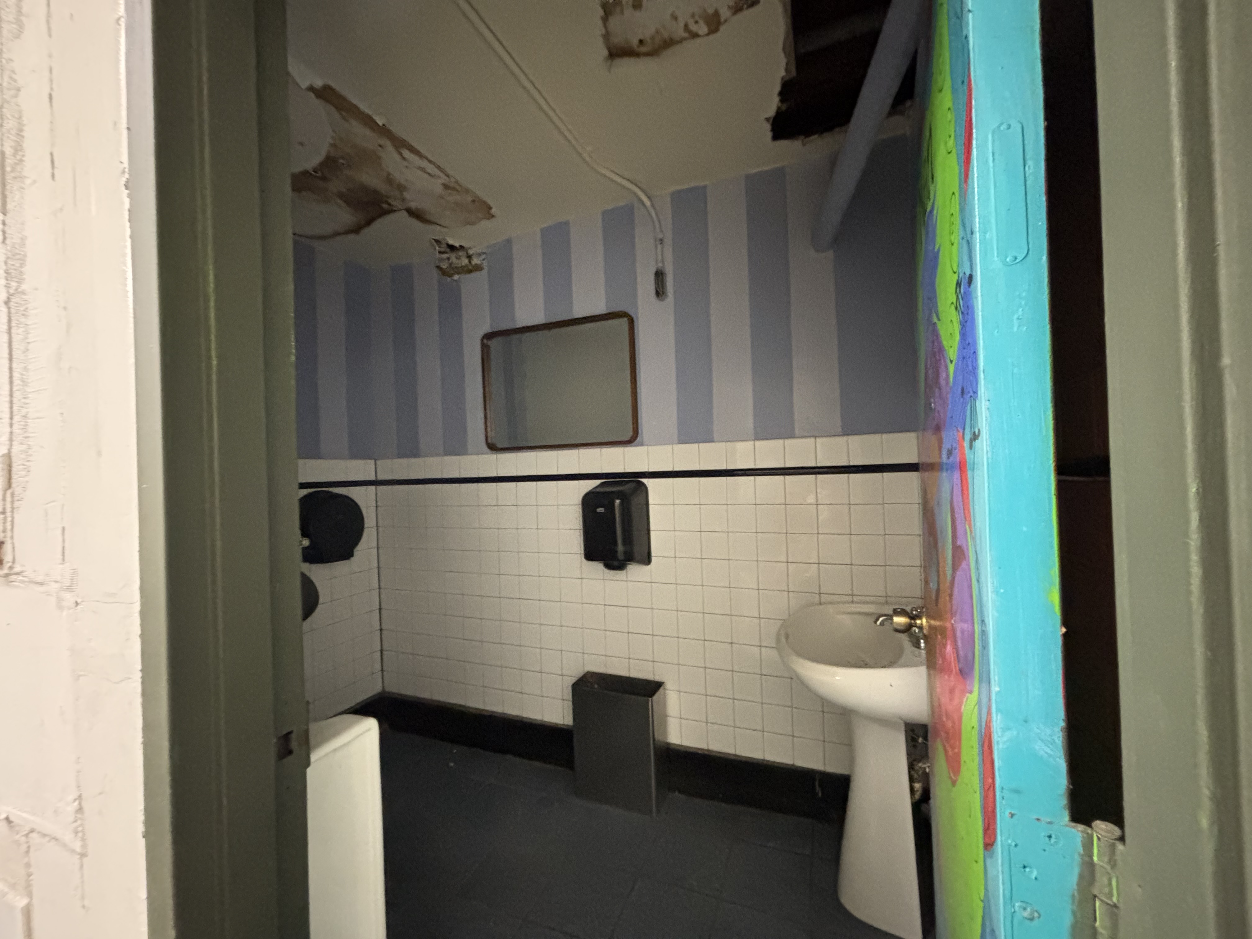 Multi-Use Full Restaurant for Lease in Los Angeles CA - Thumbnail 4