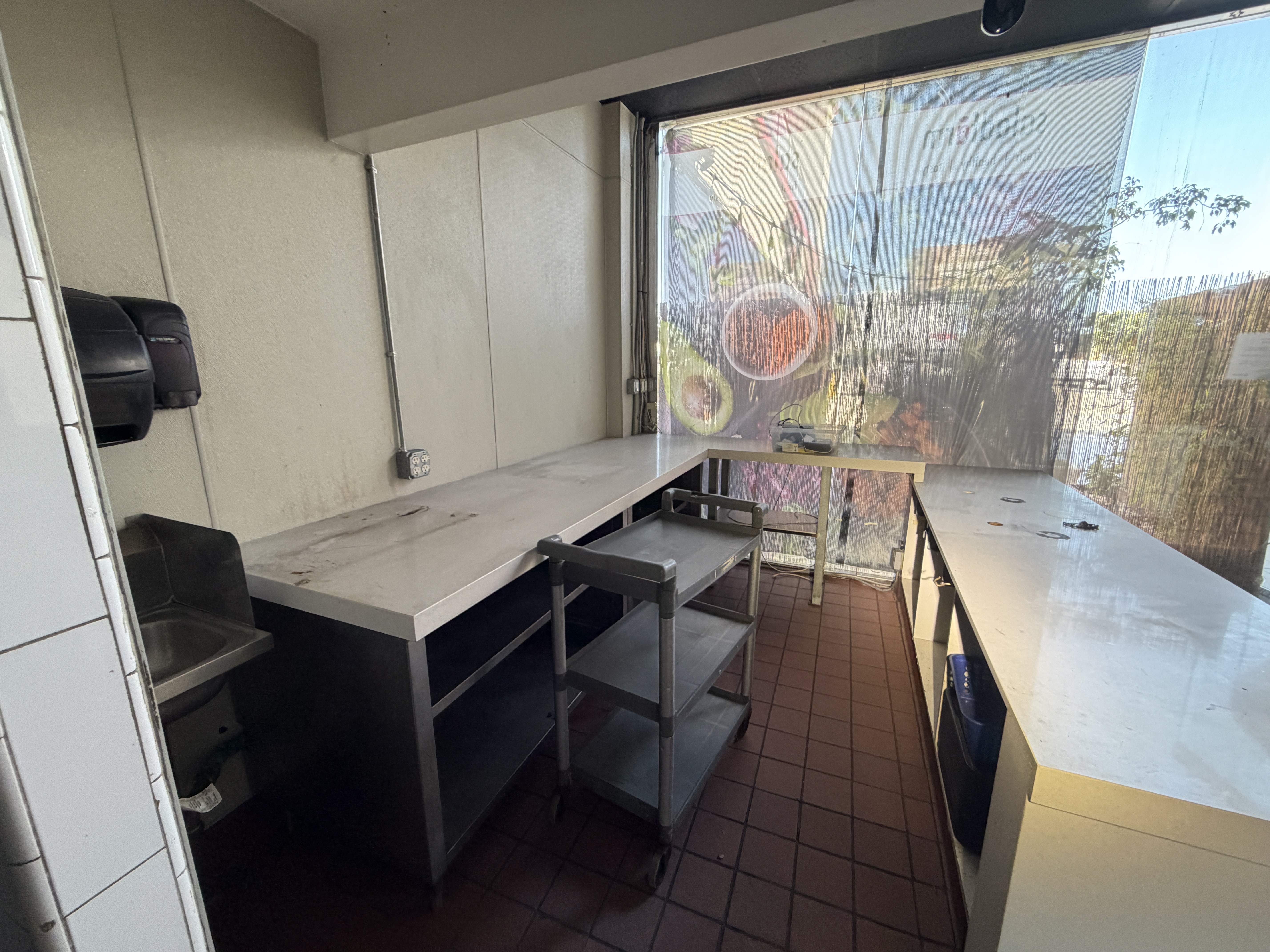 Great opportunity near UCLA with outstanding visibility and foot traffic - Thumbnail 5