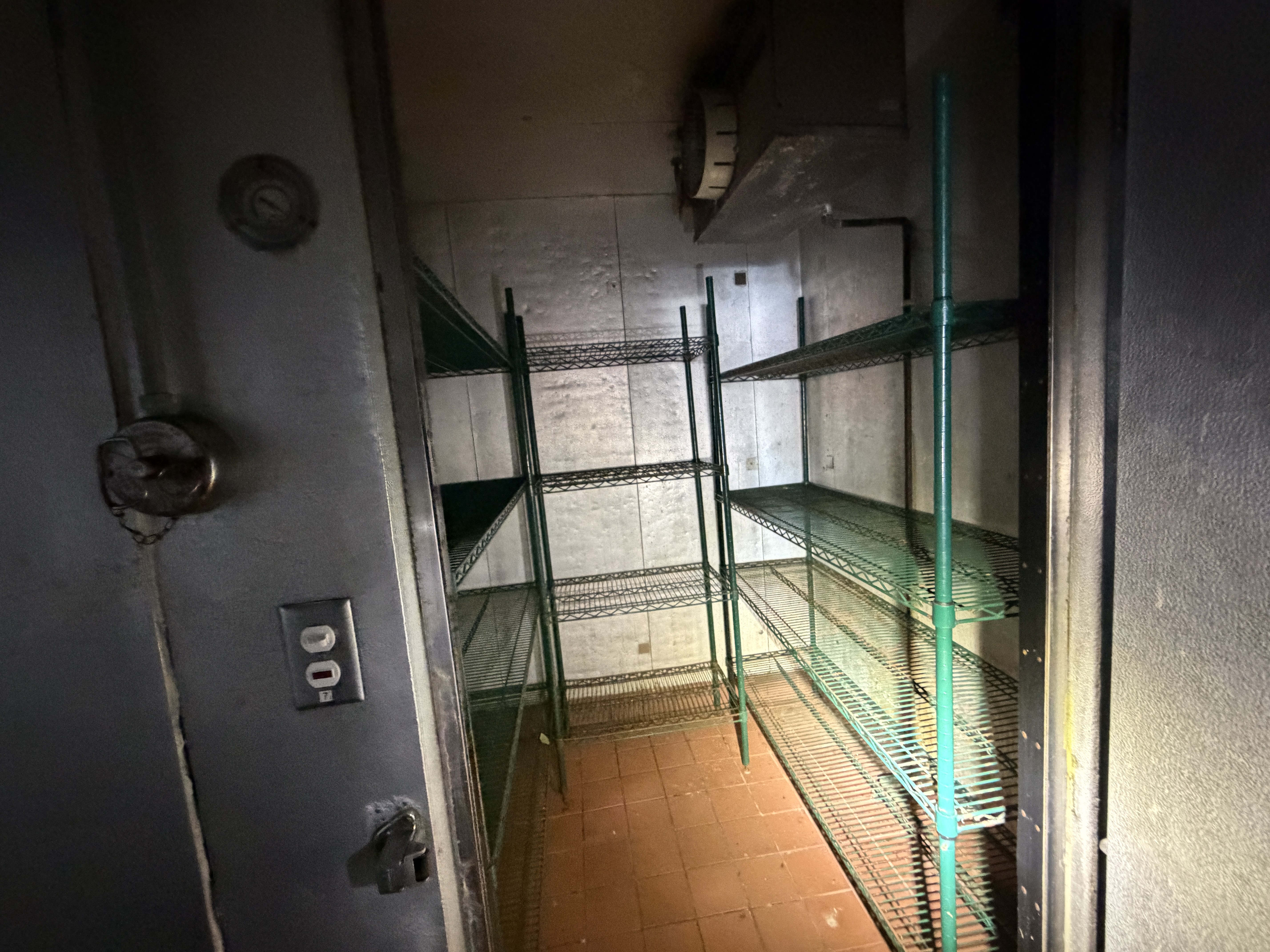 Great opportunity near UCLA with outstanding visibility and foot traffic - Thumbnail 9