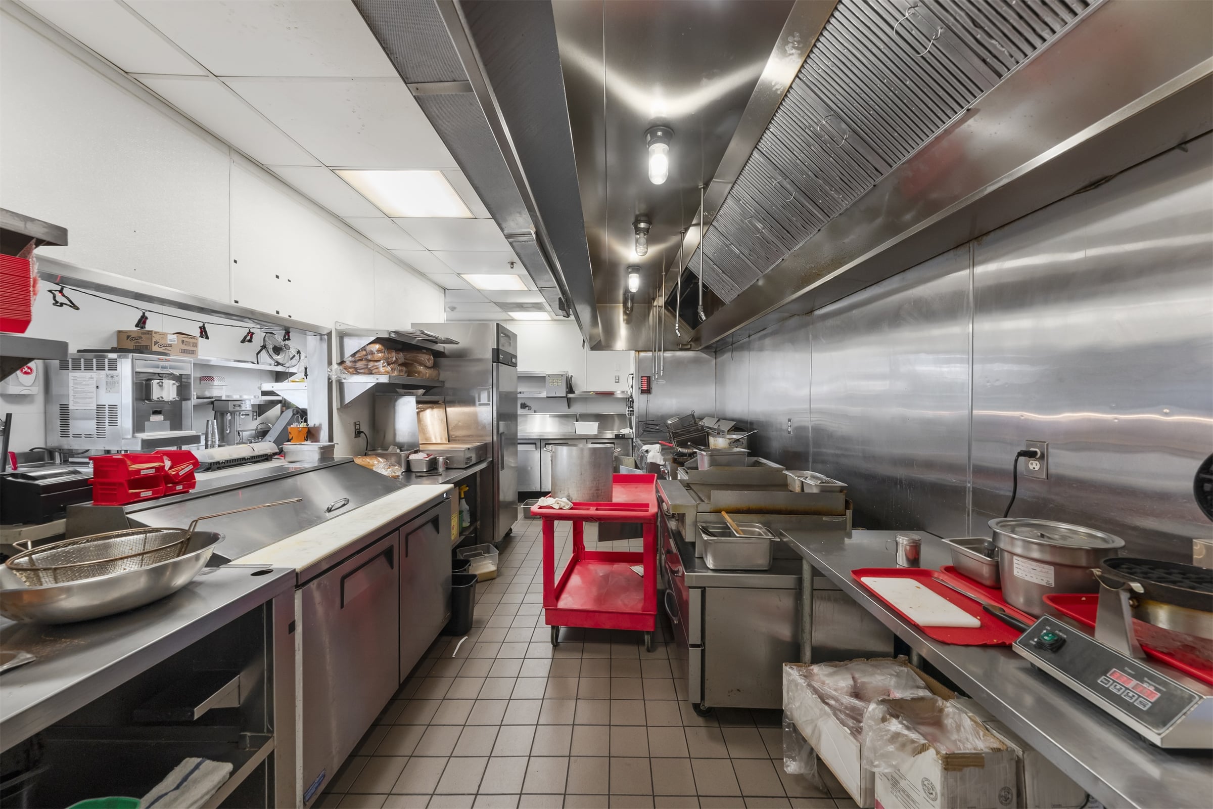 Drive-Thru Restaurant for Lease in Omaha, NE, 2,783 SF - Thumbnail 3