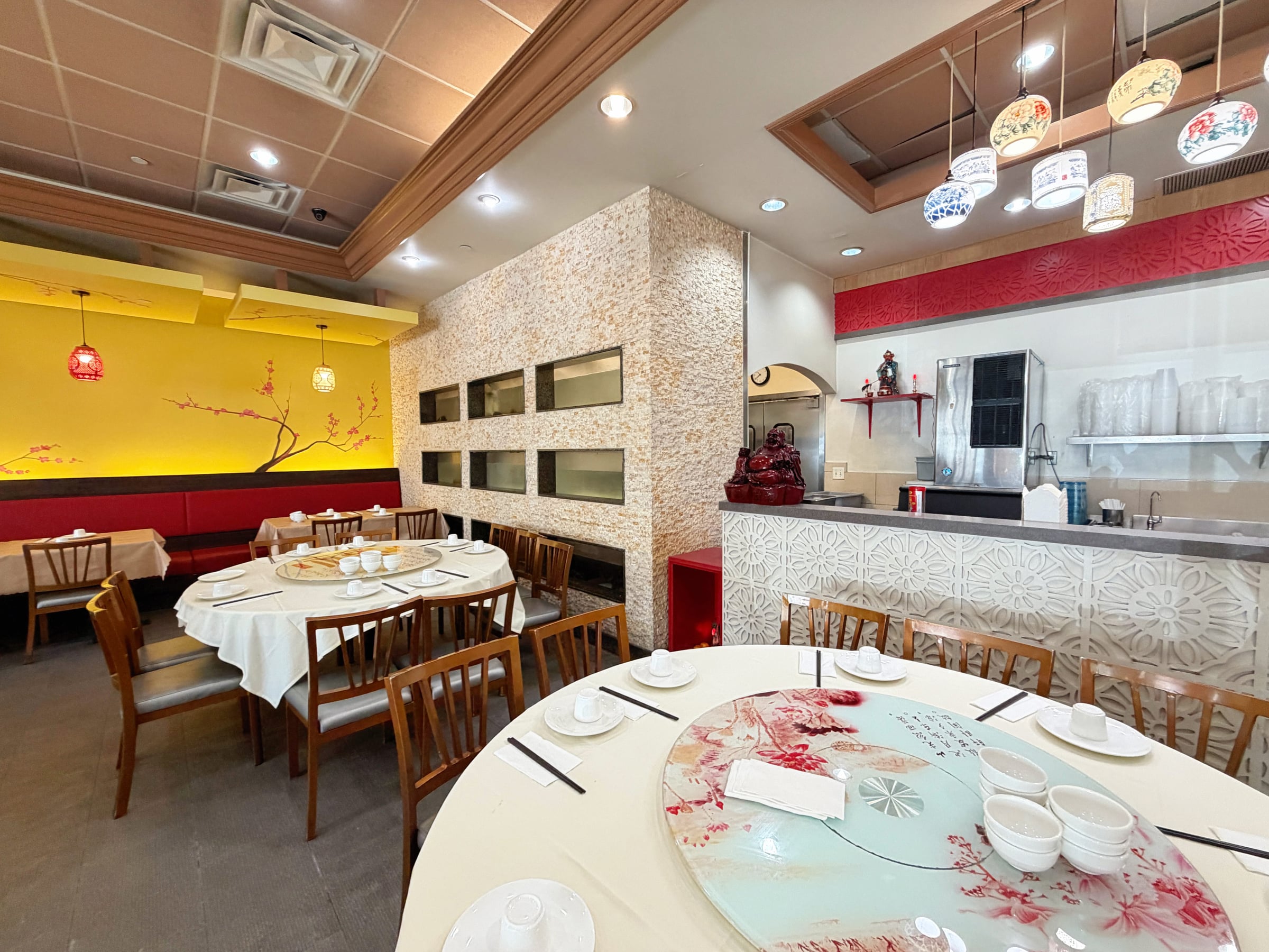 Prime turn-key restaurant opportunity - Thumbnail 4