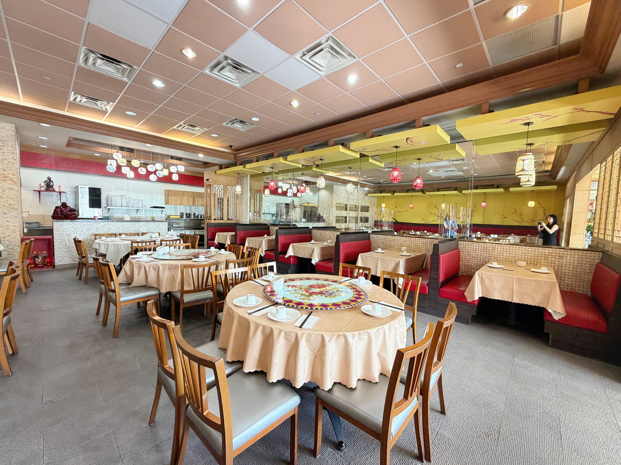 Prime turn-key restaurant opportunity - Thumbnail 5