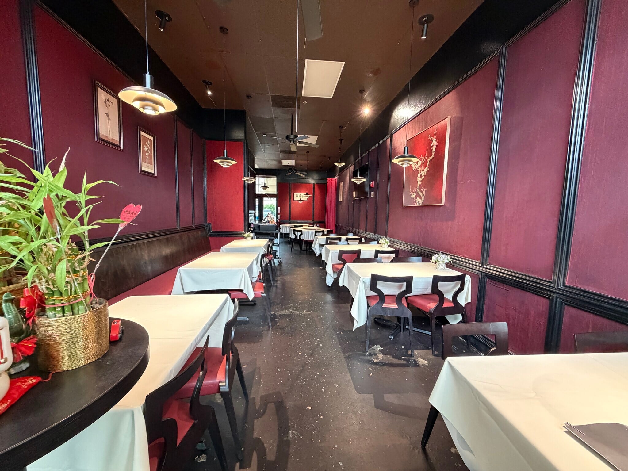 Turn-Key Restaurant For Sale - Image 1