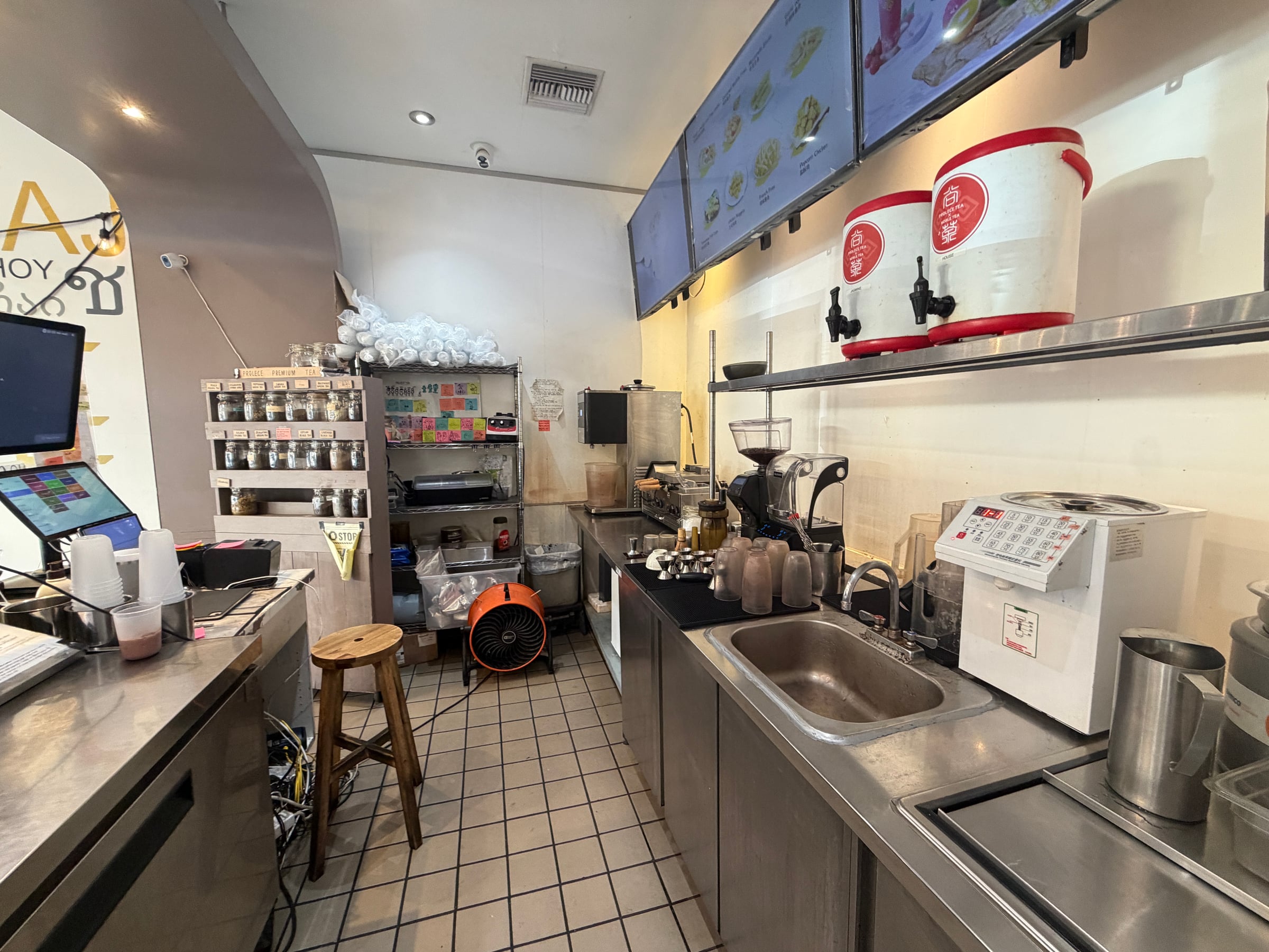 Non Hooded for Sale in Northeast Los Angeles, Pasadena, CA – 700 SF - Thumbnail 2