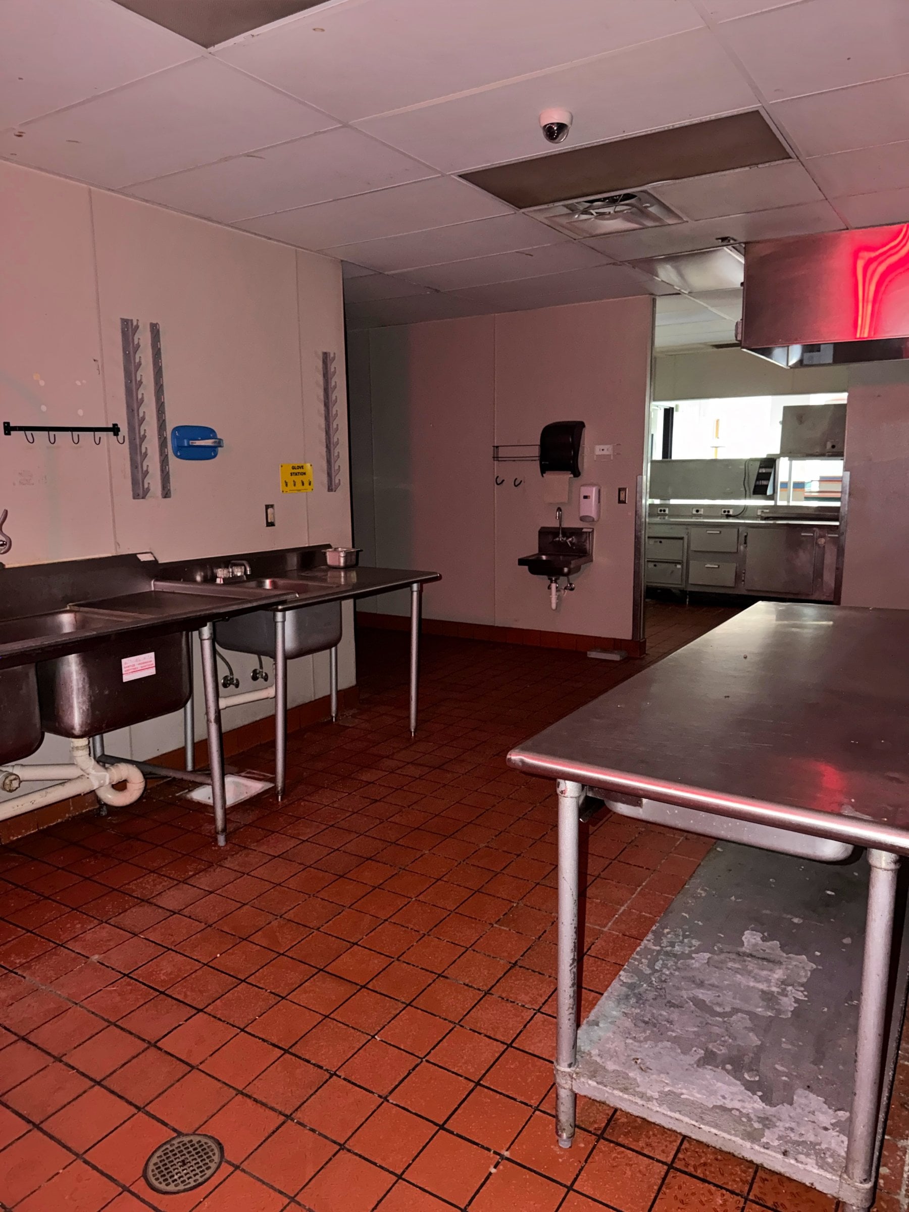 Former Restaurant With Drive-Thru - Thumbnail 5