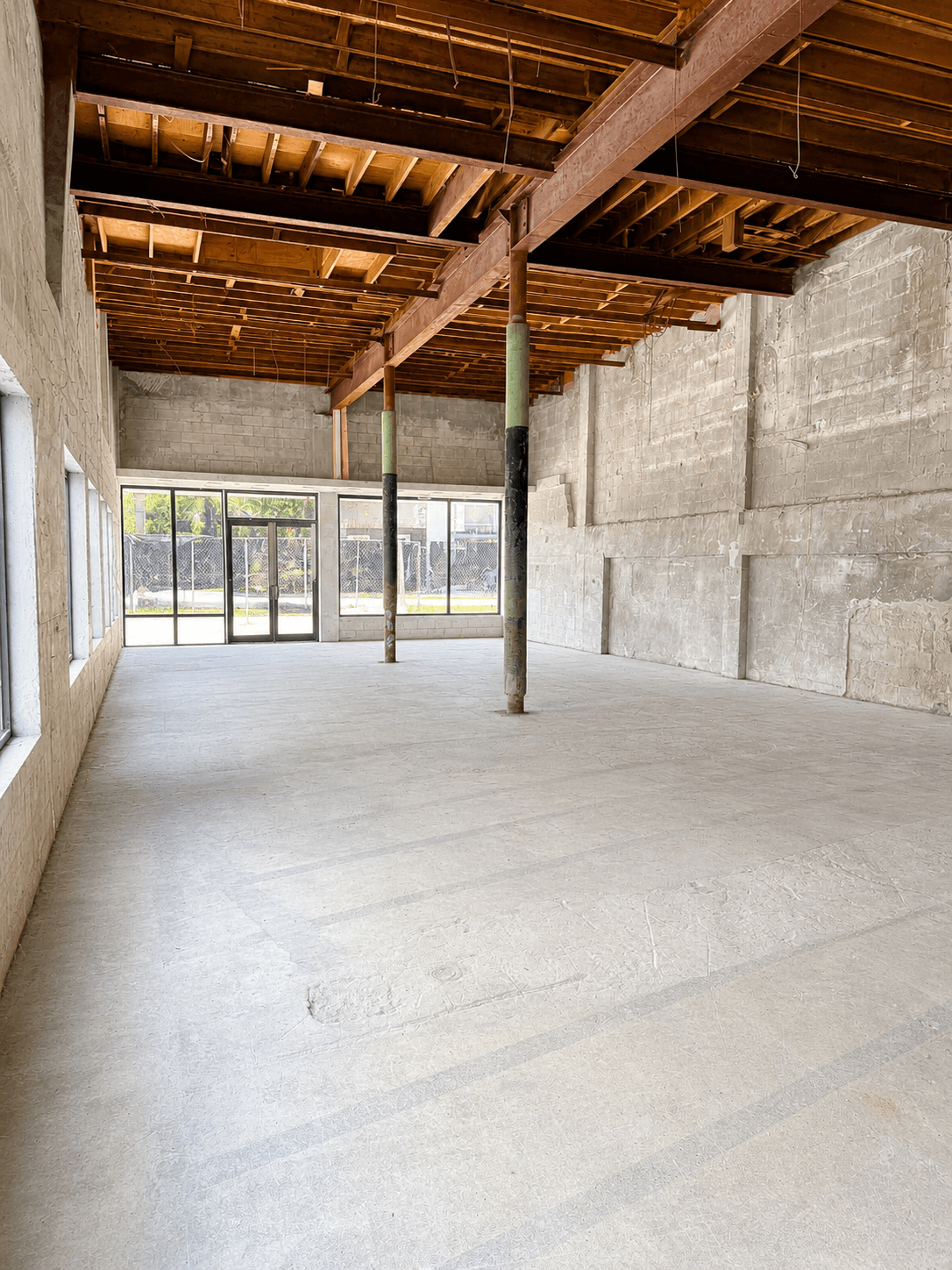 Restaurant Shell Space for Lease in Miami Beach, FL, 2,742 SF - Thumbnail 1