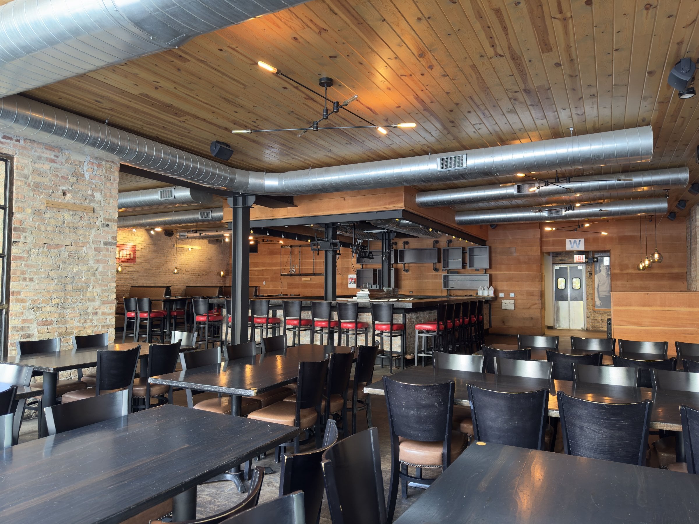 Second-Generation Restaurant in the Heart of Lakeview - Thumbnail 4