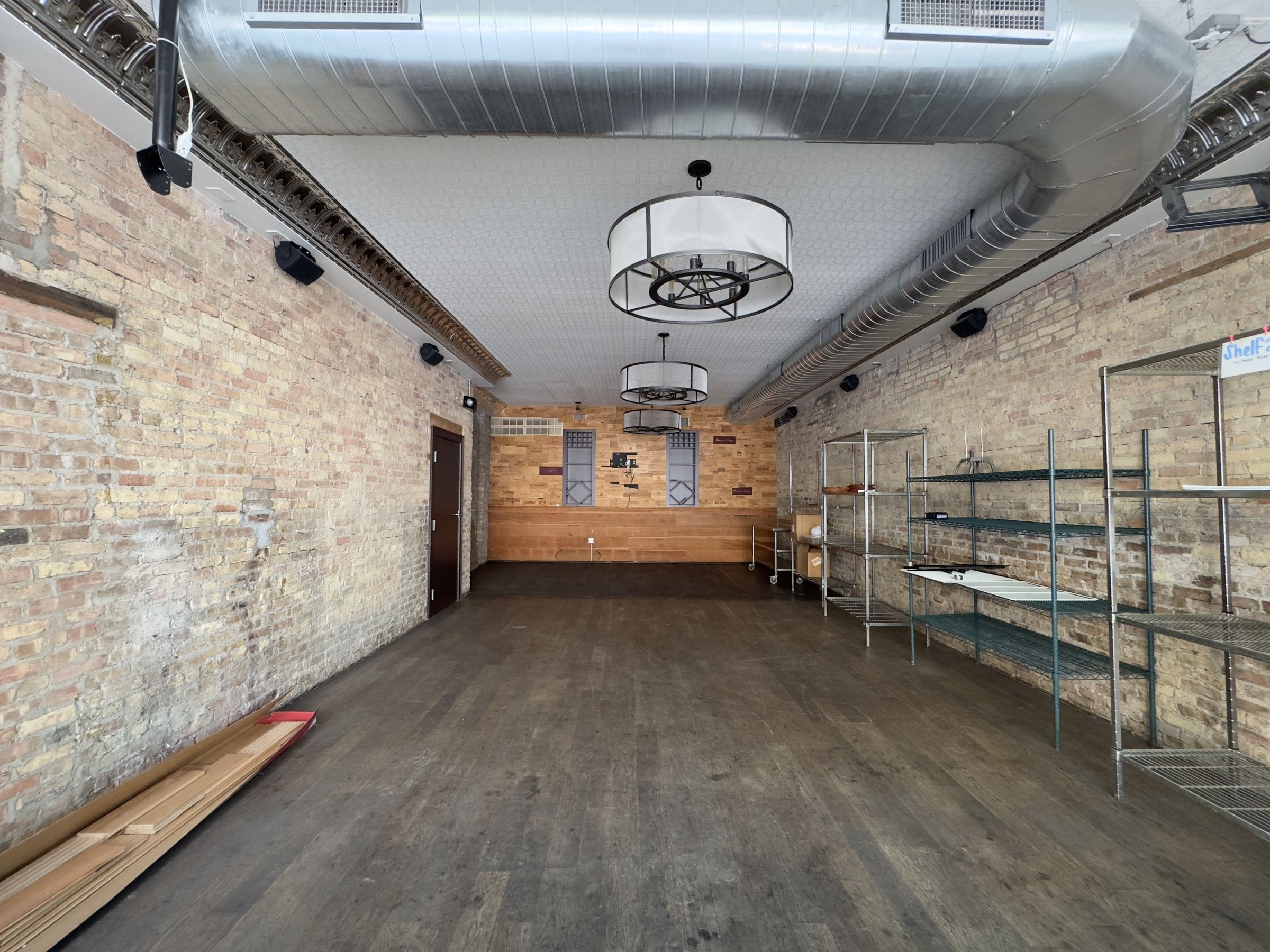 Second-Generation Restaurant in the Heart of Lakeview - Thumbnail 3