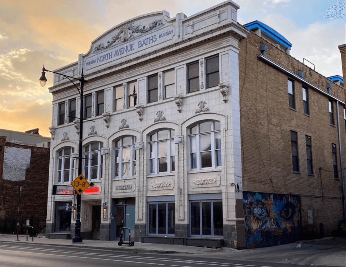 Full Restaurant for Lease in Chicago, IL