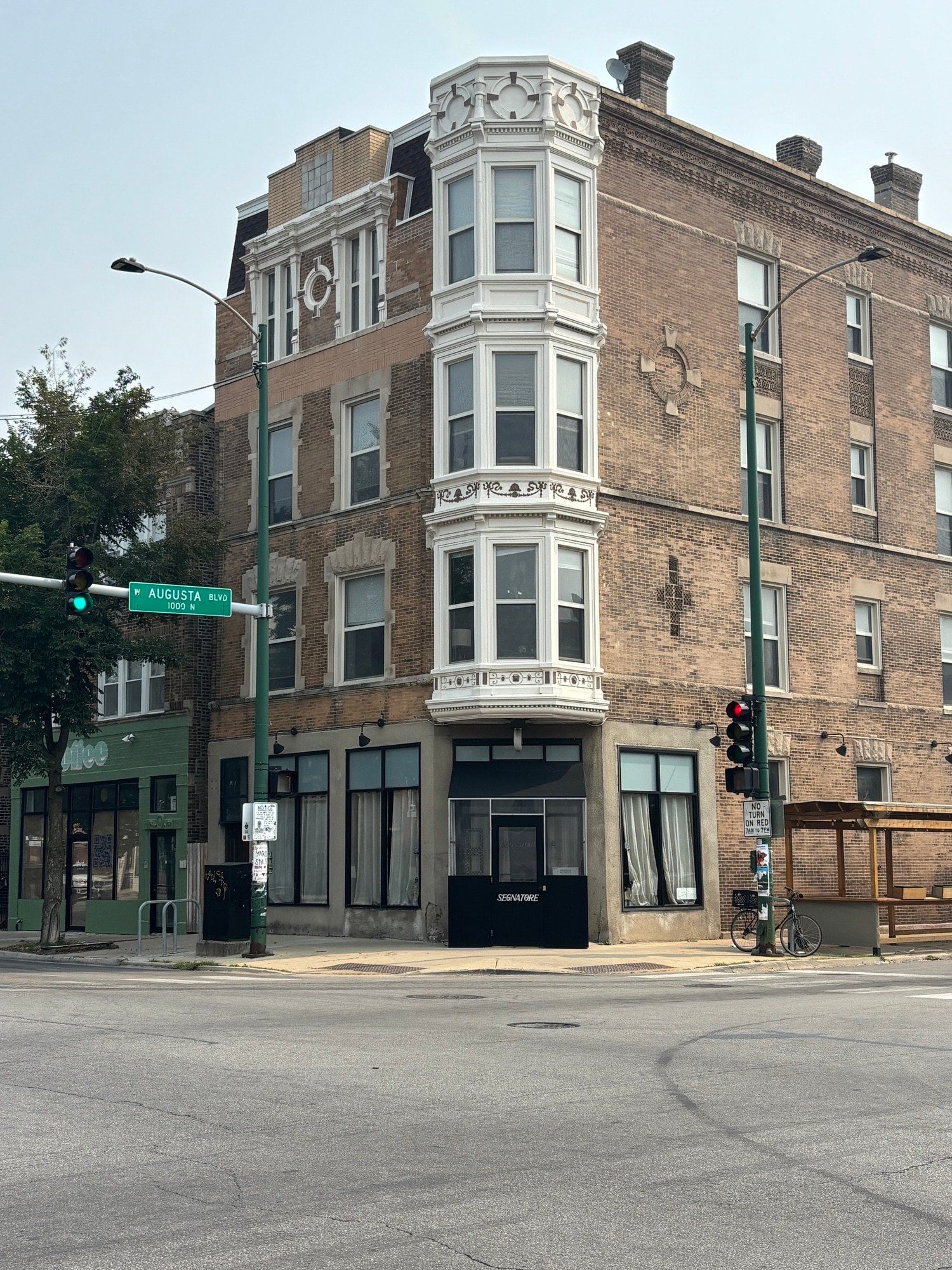 Humboldt Park Second-Generation Corner Restaurant Opportunity - Image 5
