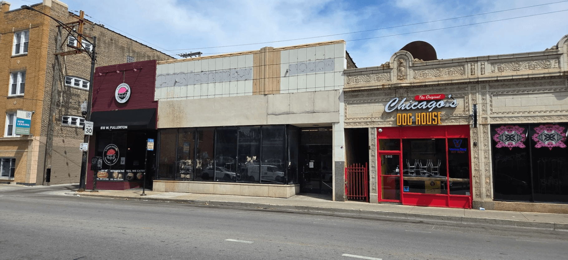 Lincoln Park Hard Corner Restaurant/Retail Space - Image 1