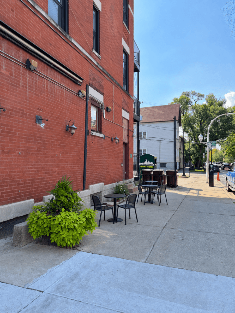 Newly Renovated Corner Retail/Restaurant Space - Thumbnail 3