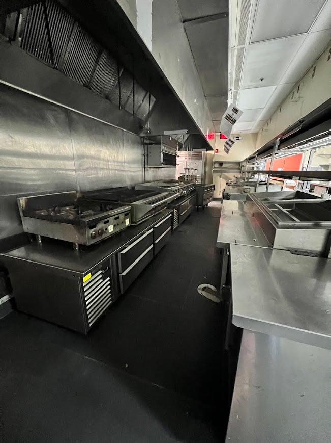 Full Restaurant for Lease in Southwest Orlando, Orlando, FL ,  5,500 SF - Thumbnail 1