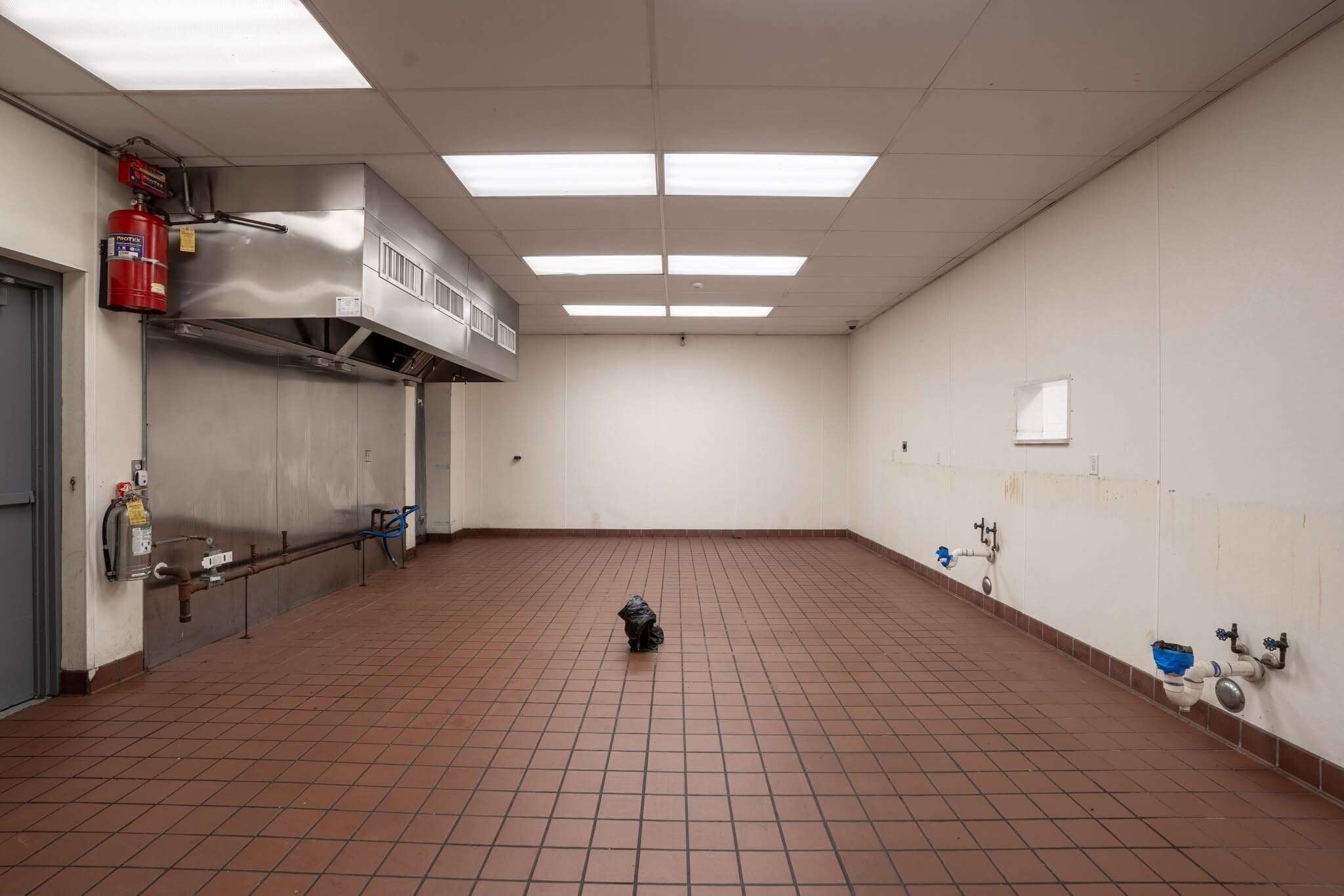 Multi-Use Full Restaurant for Lease in Woonsocket, RI, 2,800 SF - Thumbnail 4