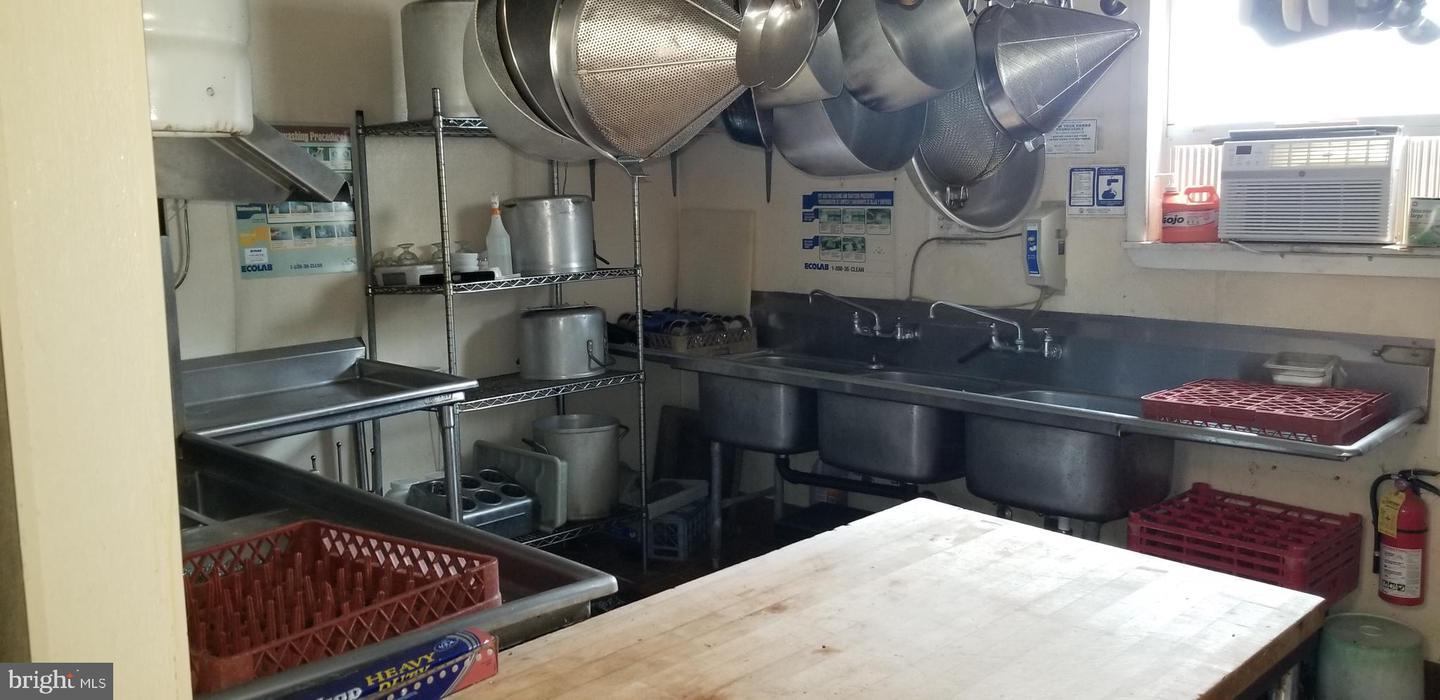 Full Restaurant for Sale in Dorothy, Weymouth, NJ, 5,000 SF - Thumbnail 5