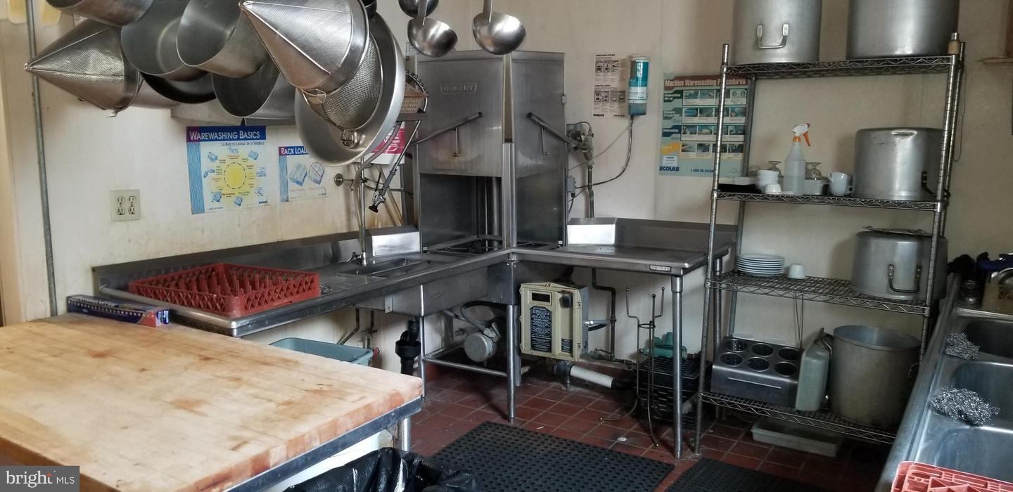 Full Restaurant for Sale in Dorothy, Weymouth, NJ, 5,000 SF - Thumbnail 4