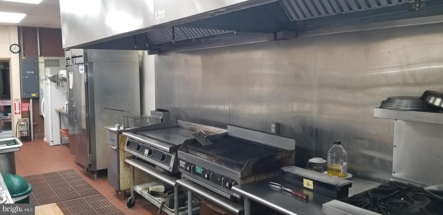 Full Restaurant for Sale in Dorothy, Weymouth, NJ, 5,000 SF - Thumbnail 2