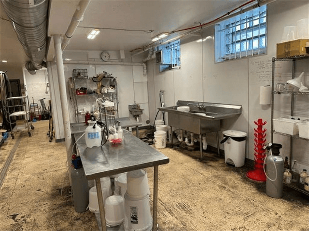 Bar & Lounge for Lease in Minneapolis, MN, 3,000 SF - Thumbnail 5