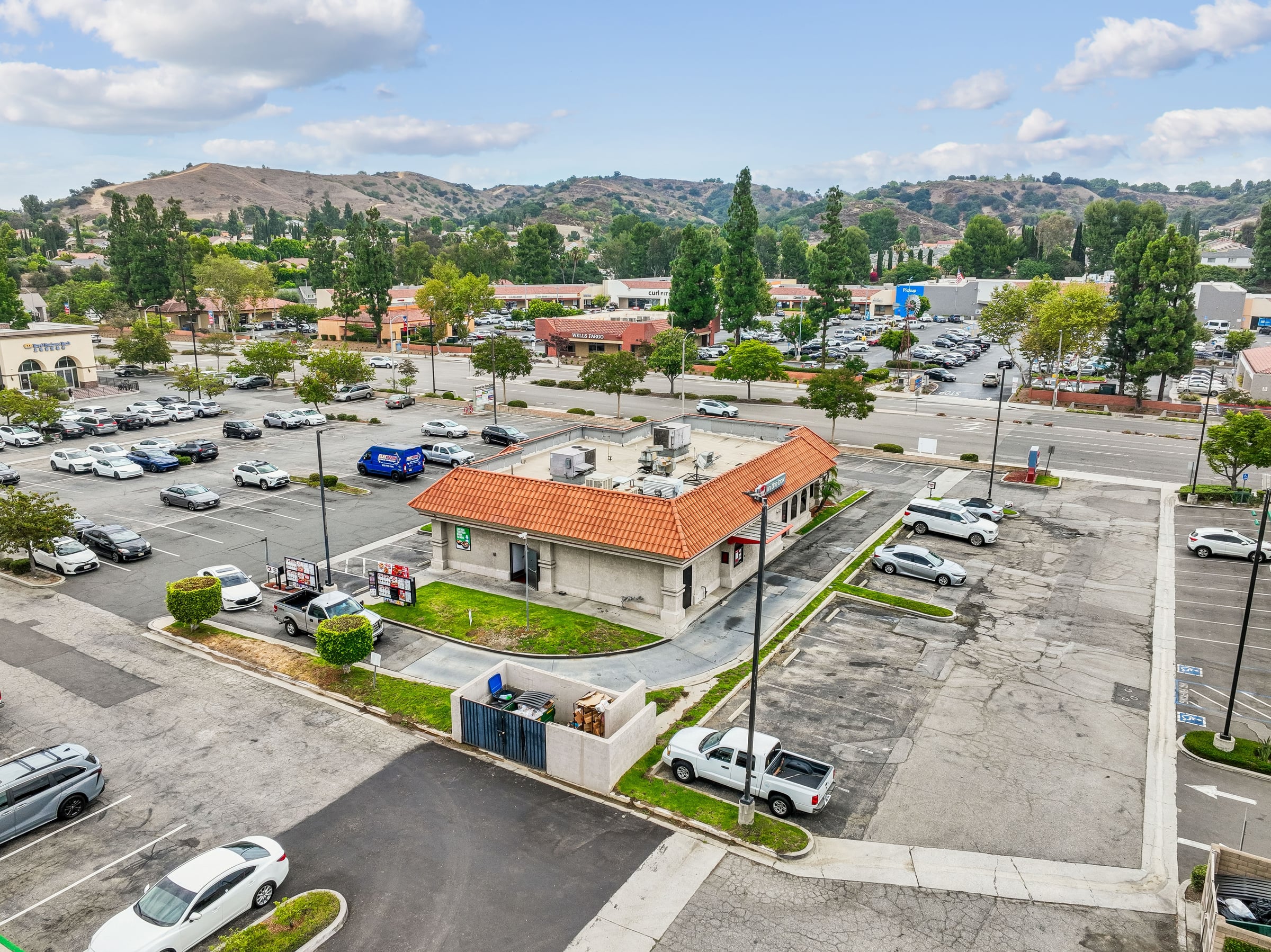 2nd Generation Restaurant Opportunity with Existing Drive-Thru - Thumbnail 2