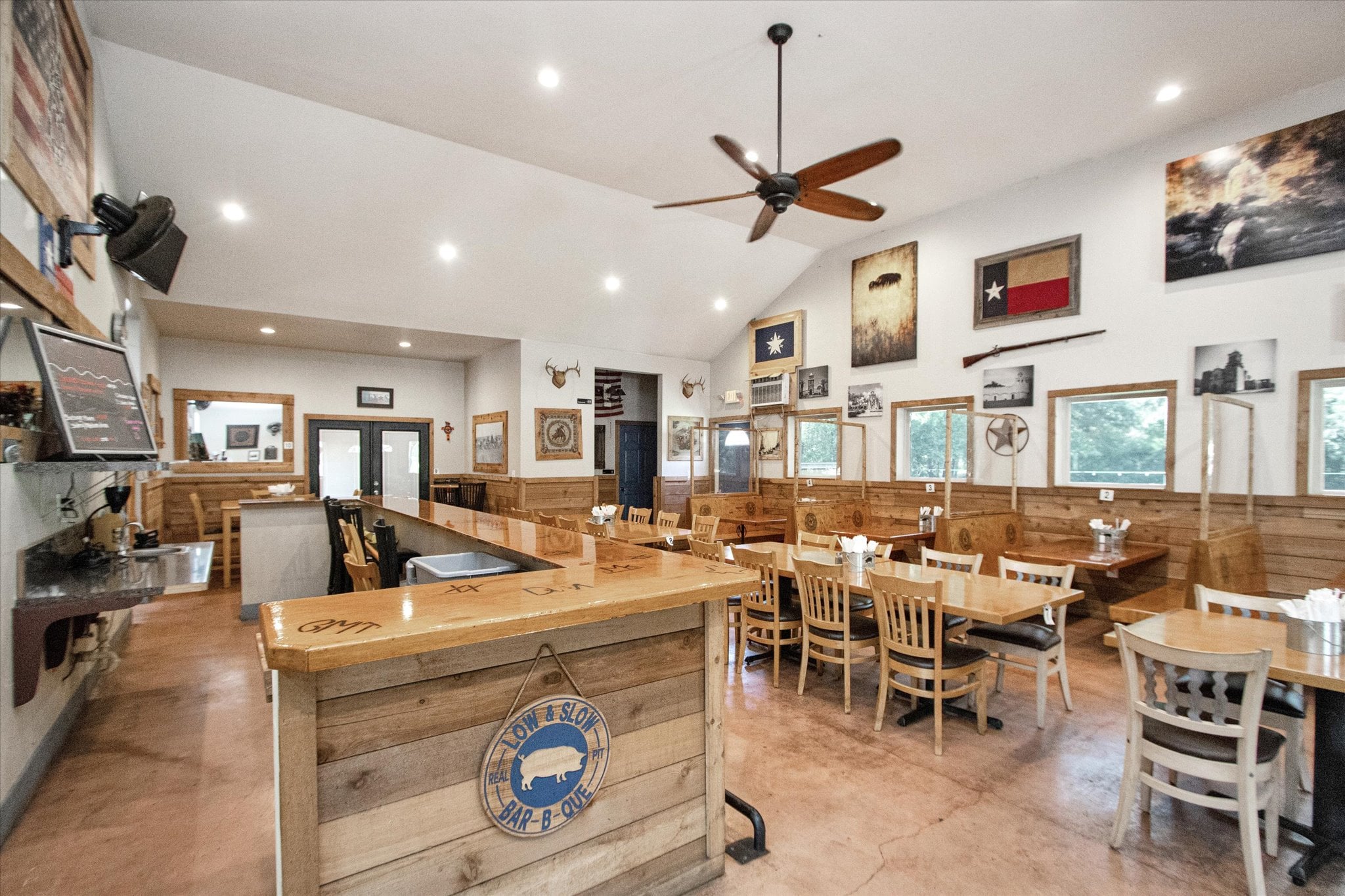 Full Restaurant for Sale in Elmendorf, TX, $540K