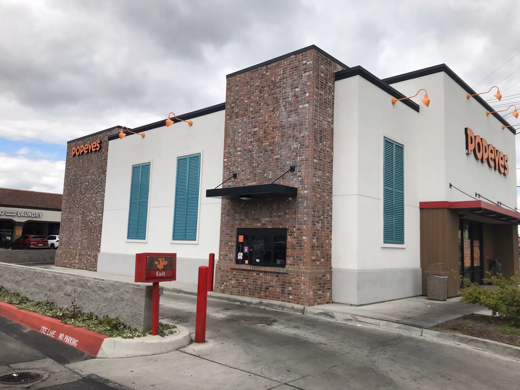 Drive Thru for Lease in Turlock CA - Image 1