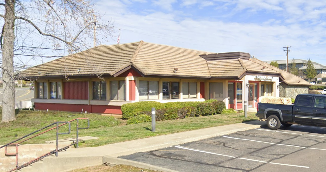 Restaurant for Lease on Corner Lot - Image 1