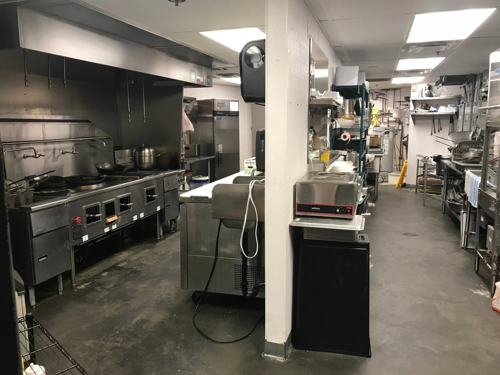 Full Restaurant for Lease in Portland, OR, 2,998 SF - Thumbnail 1