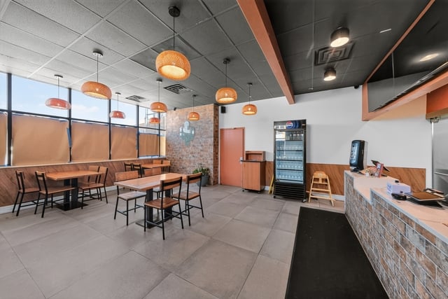 Multi-Use Full Restaurant for Lease in Chicago, IL, 1,086 SF - Thumbnail 5