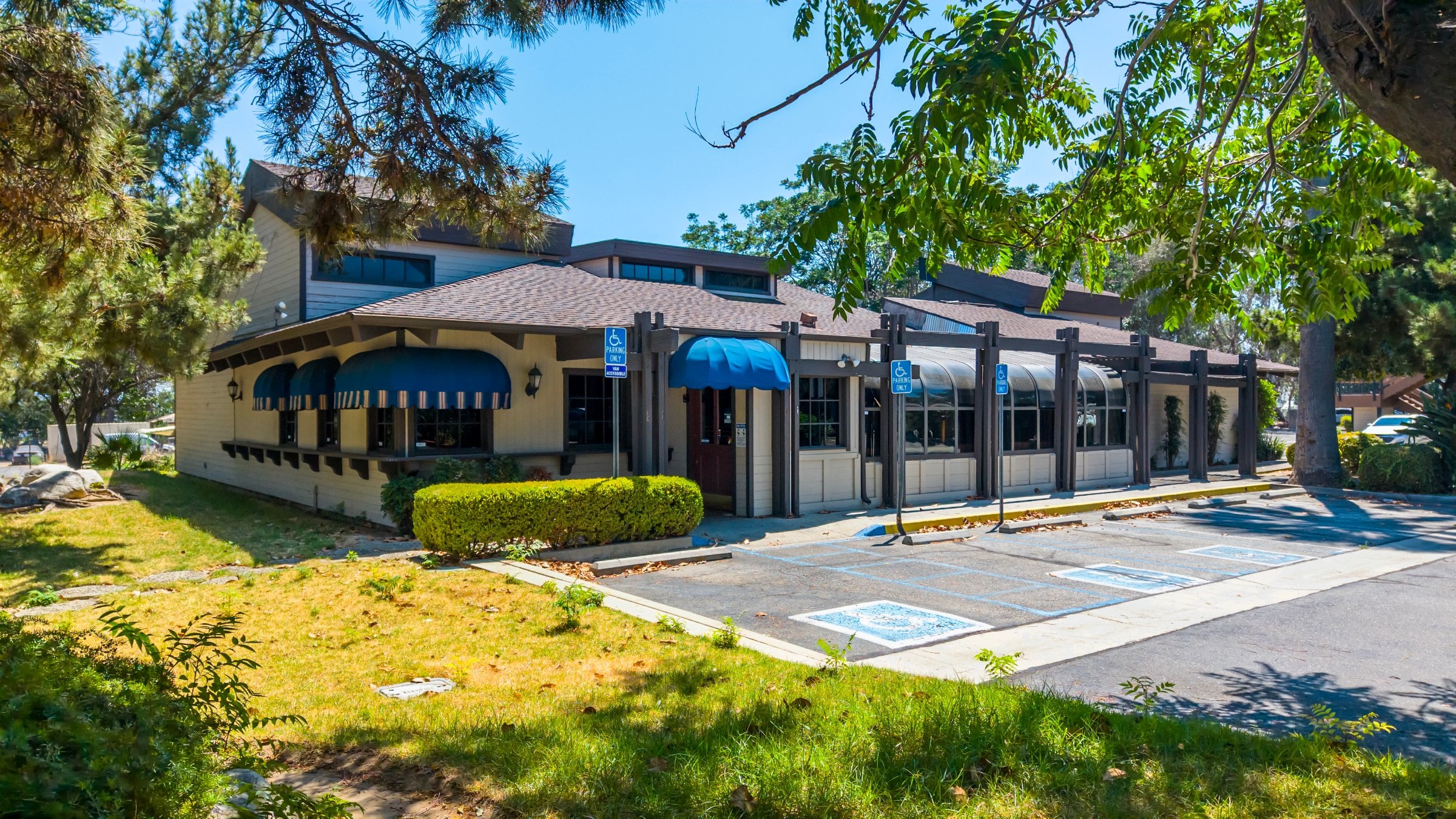 2nd Generation Restaurant For Lease - Thumbnail 3