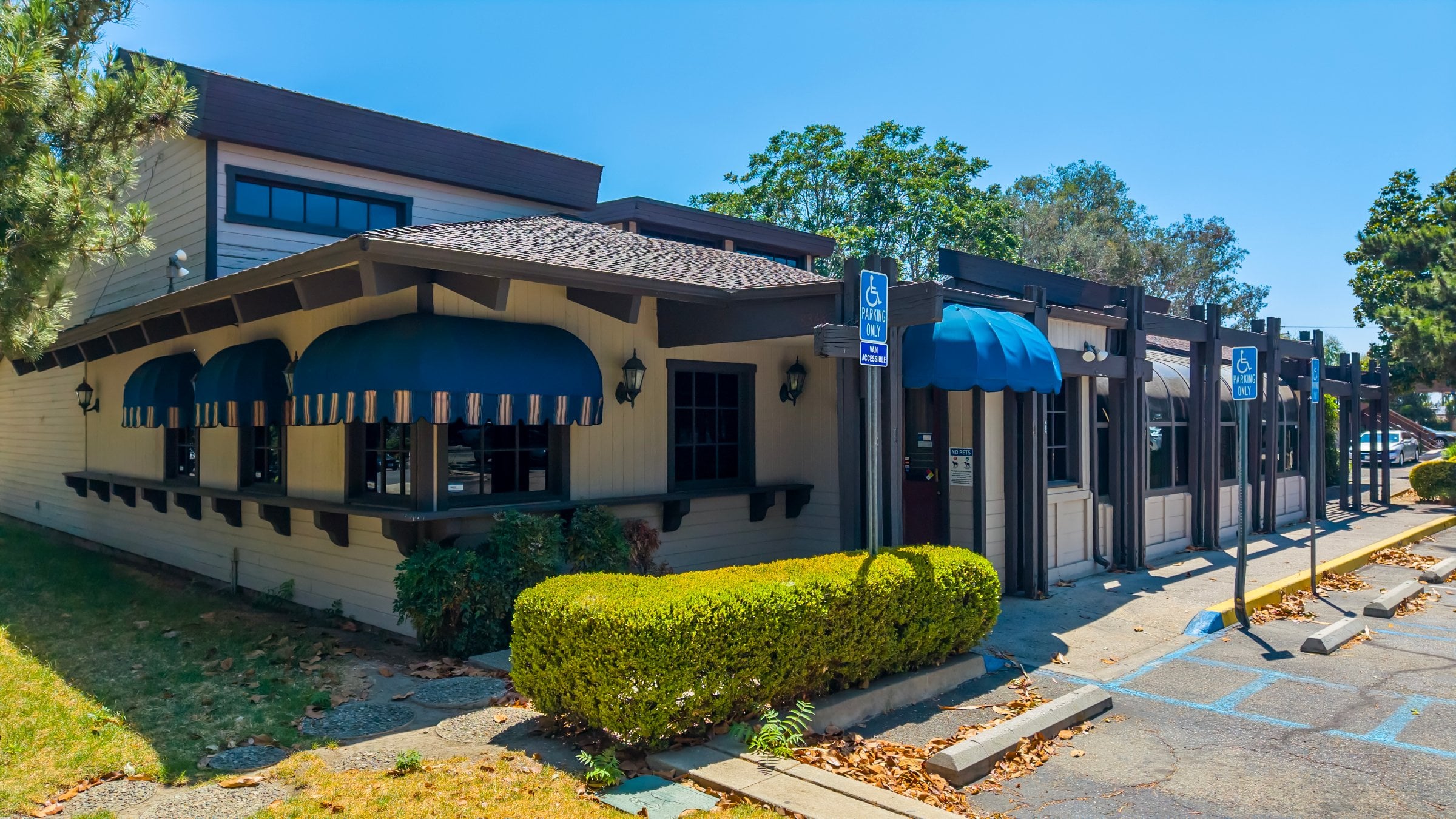 2nd Generation Restaurant For Lease - Thumbnail 4