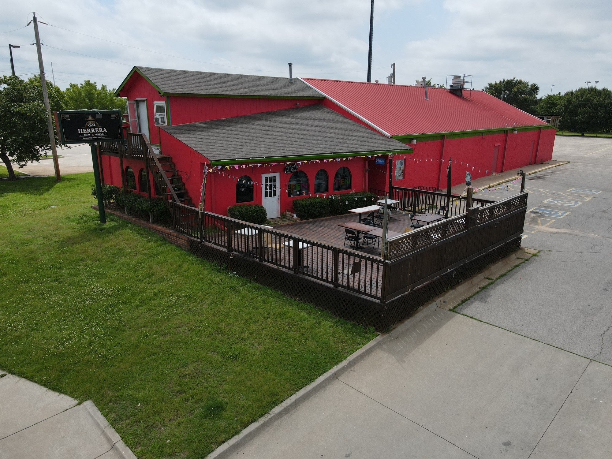 Full Restaurant for Sale in Norman, OK, 5,584 SF - Thumbnail 4