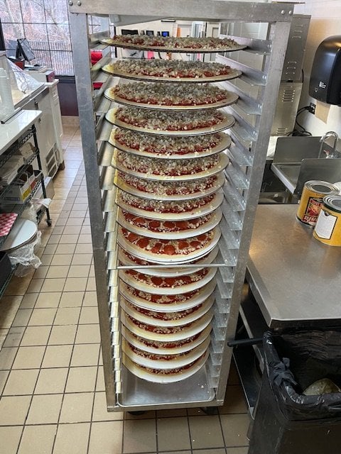 Award-Winning Pizzeria & Italian Ice Shop - Image 1