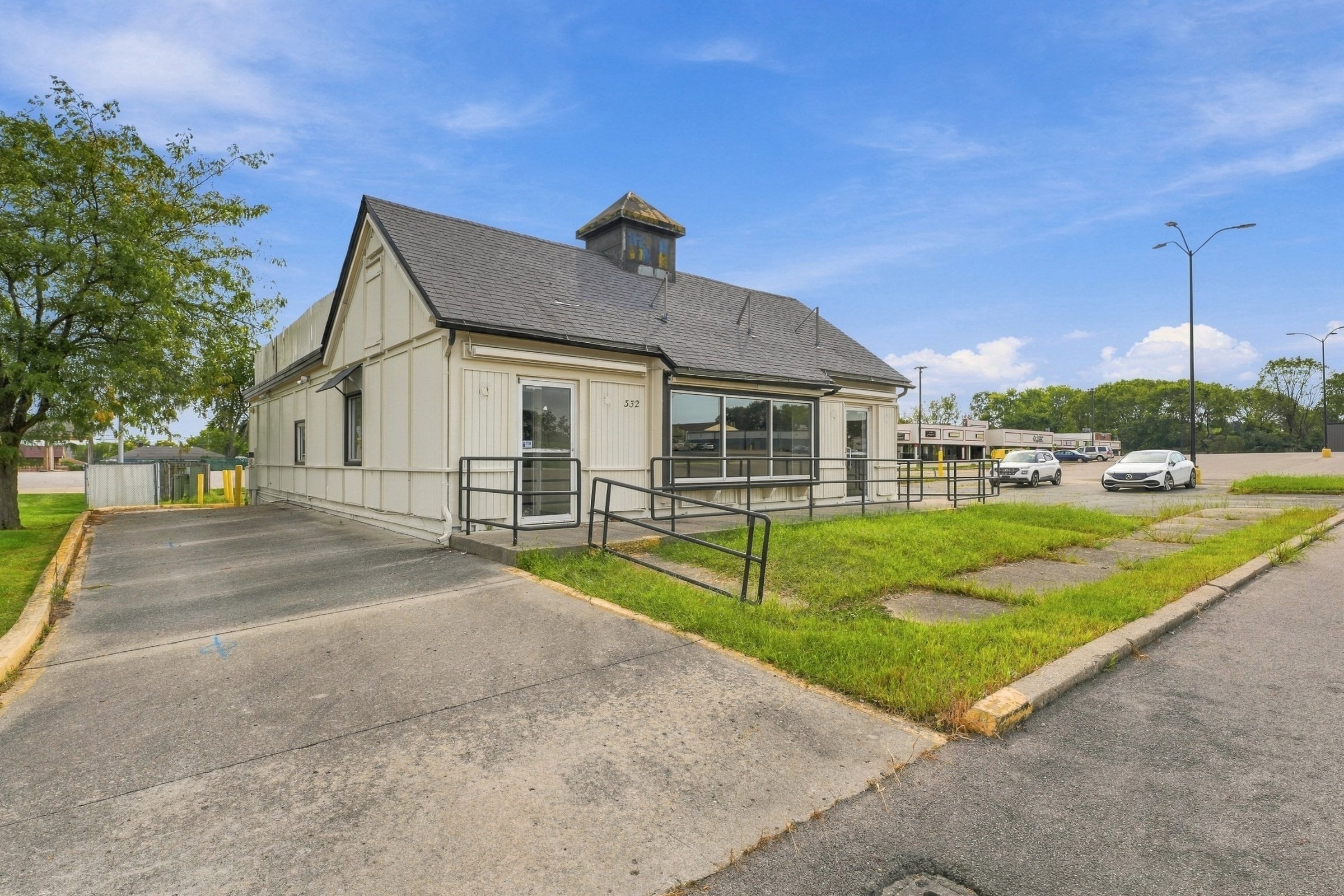 Drive-Thru Restaurant for Sale in Englewood, OH