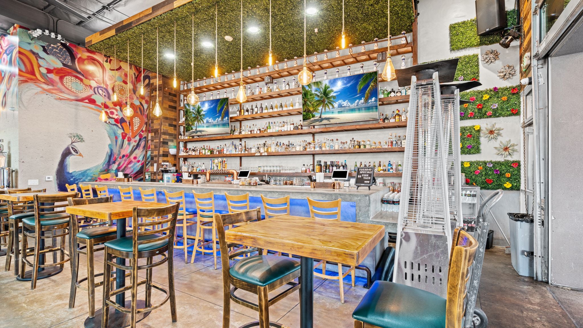 Established and Profitable Mexican Restaurant in High Traffic Location - Thumbnail 5