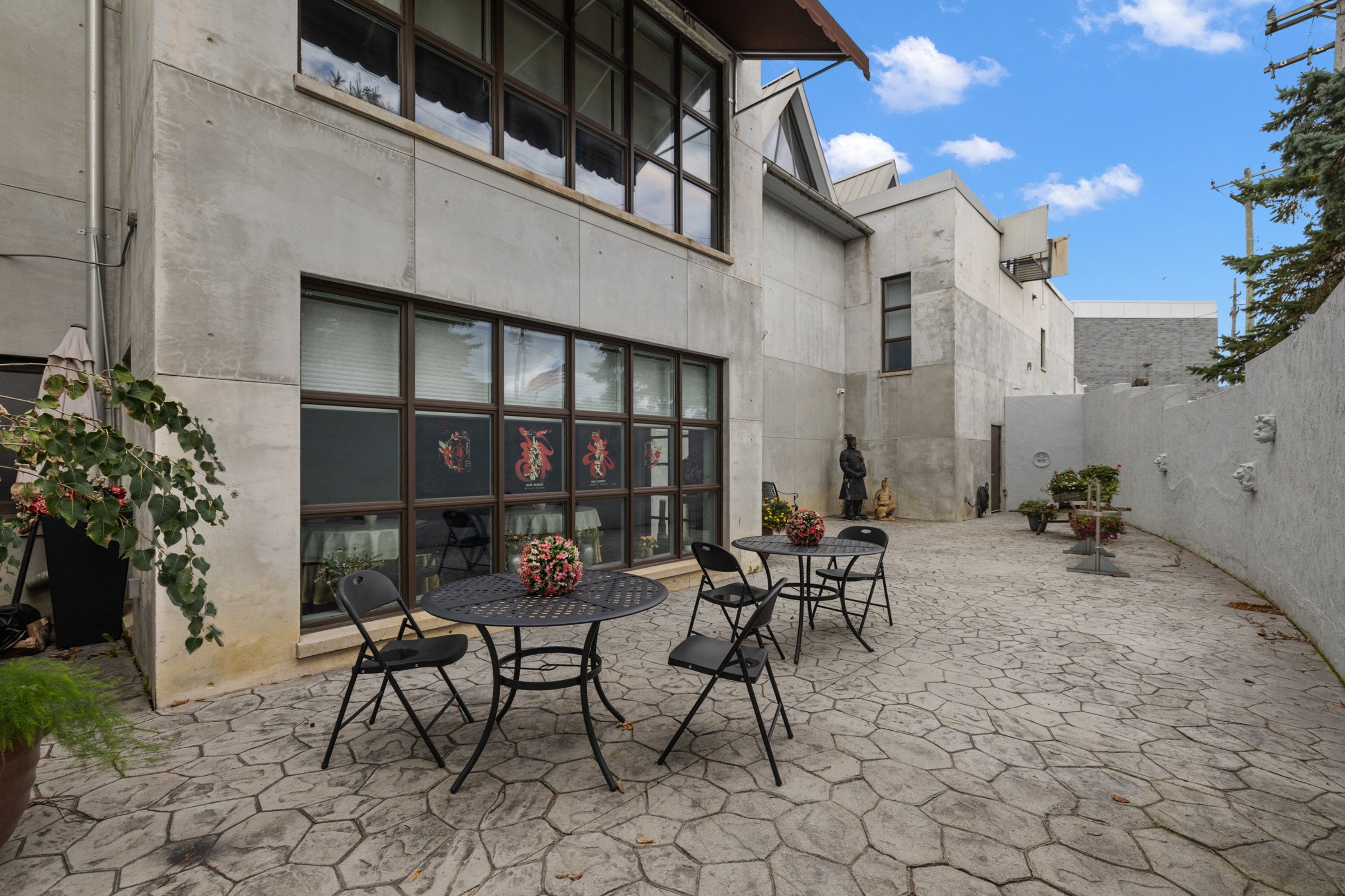 Restaurant Building For Sale - Thumbnail 3
