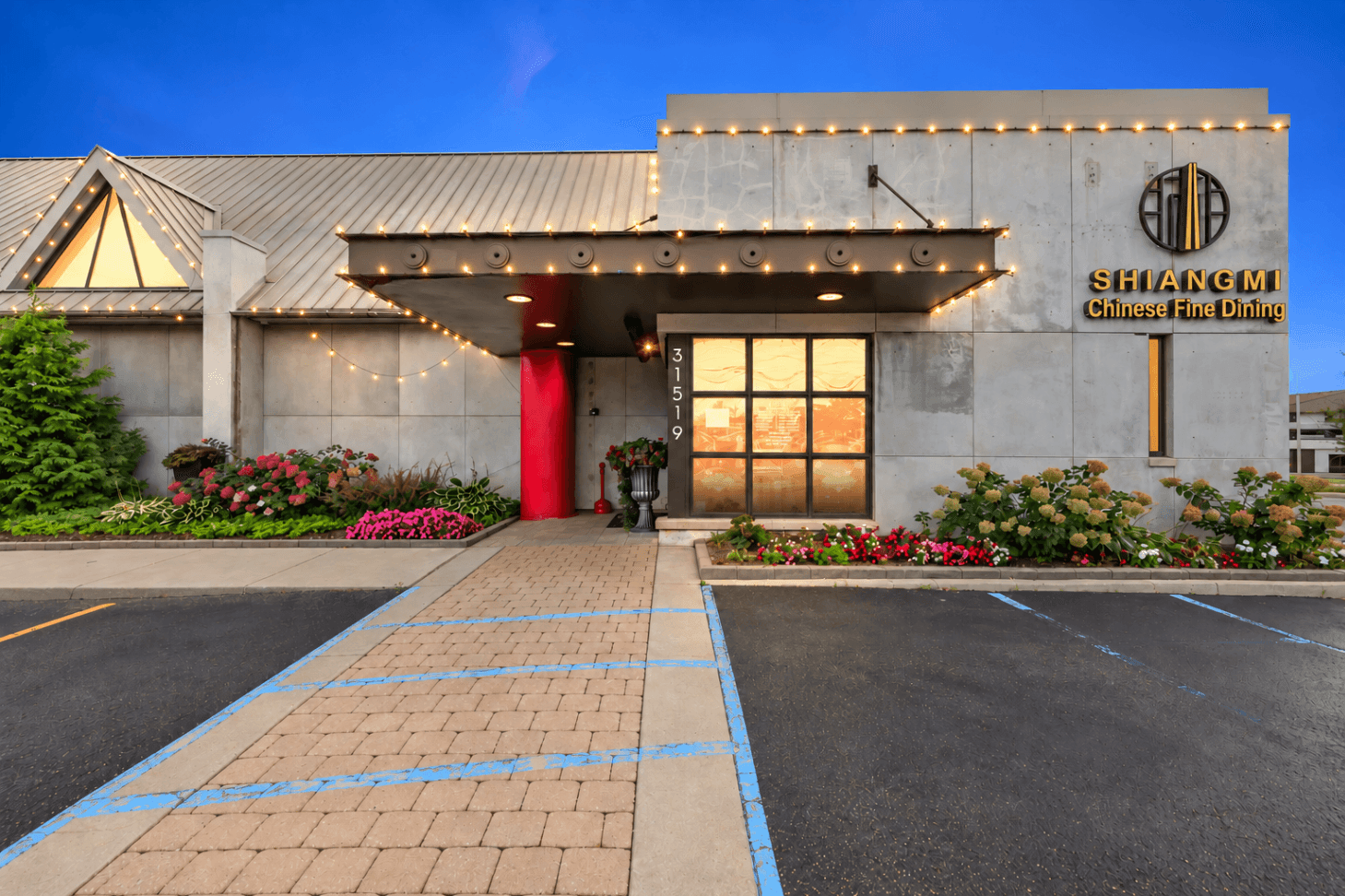 Restaurant Building For Sale - Image 11