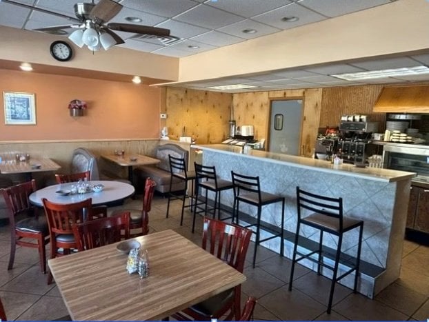 Long-Established Freestanding Breakfast & Lunch Restaurant w/Property Kenosha, WI 43 Years - Thumbnail 5