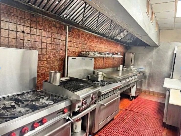 Long-Established Freestanding Breakfast & Lunch Restaurant w/Property Kenosha, WI 43 Years - Thumbnail 1