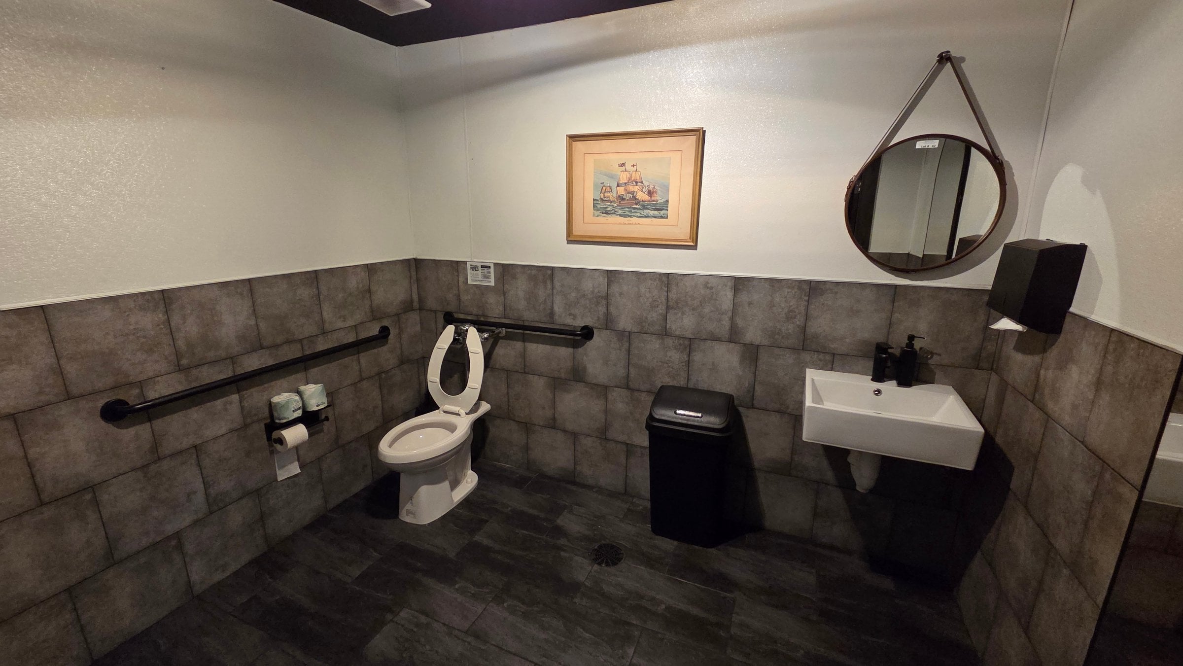 Turn-key Restaurant Available - Thumbnail 3
