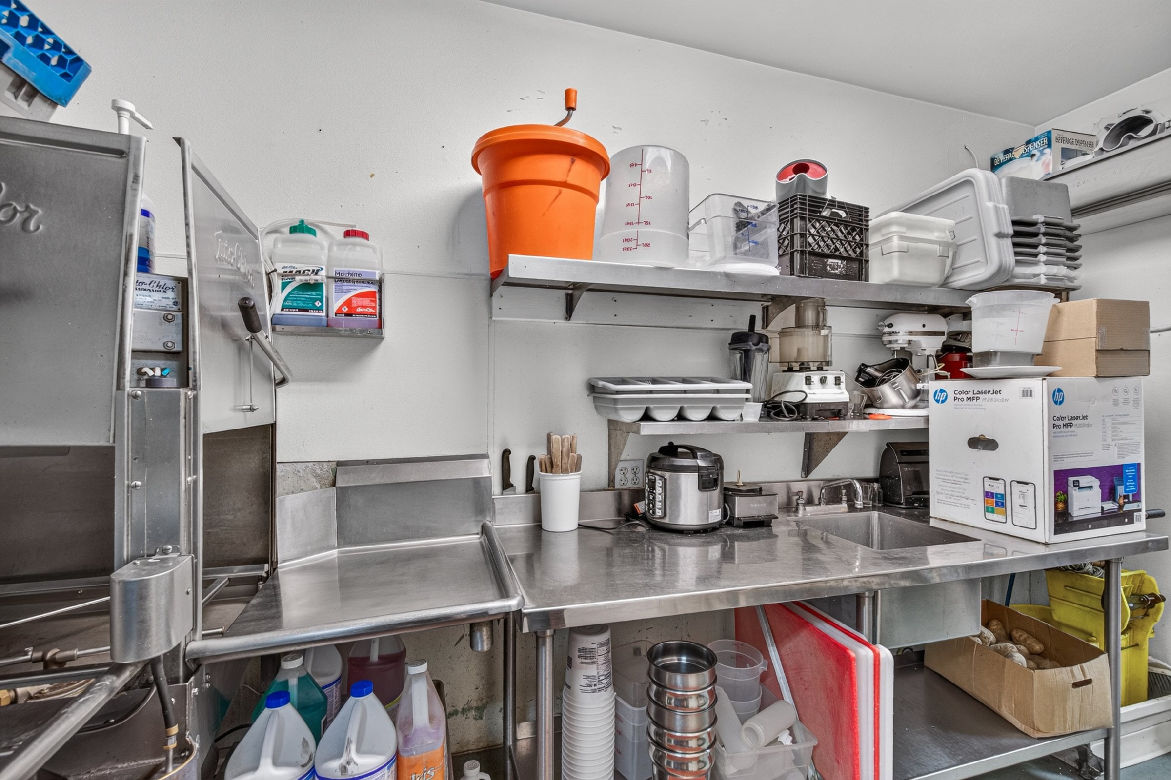 Turnkey Restaurant in Prime Ashland Location - Thumbnail 2