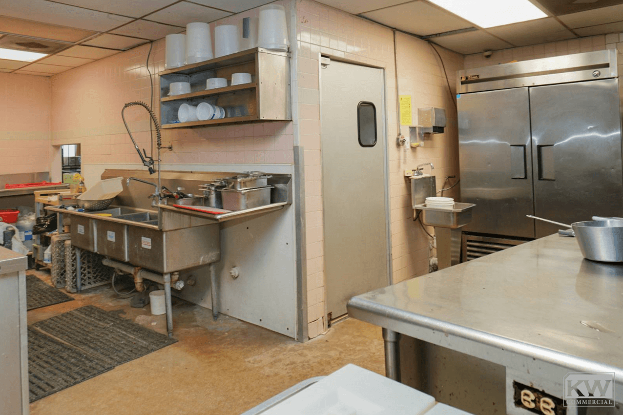 Restaurant for Sale - Thumbnail 3