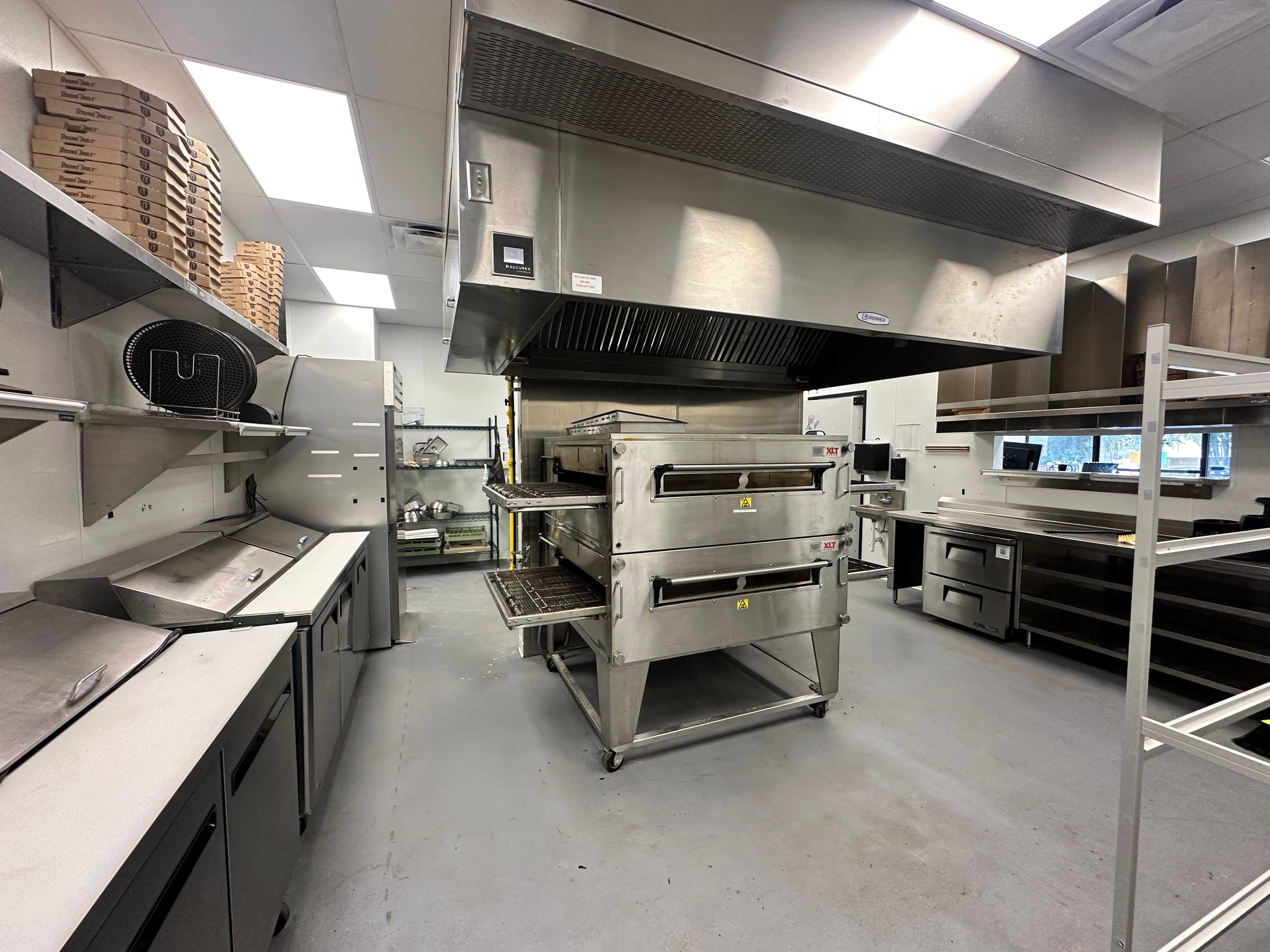 Restaurant for Lease - Thumbnail 1