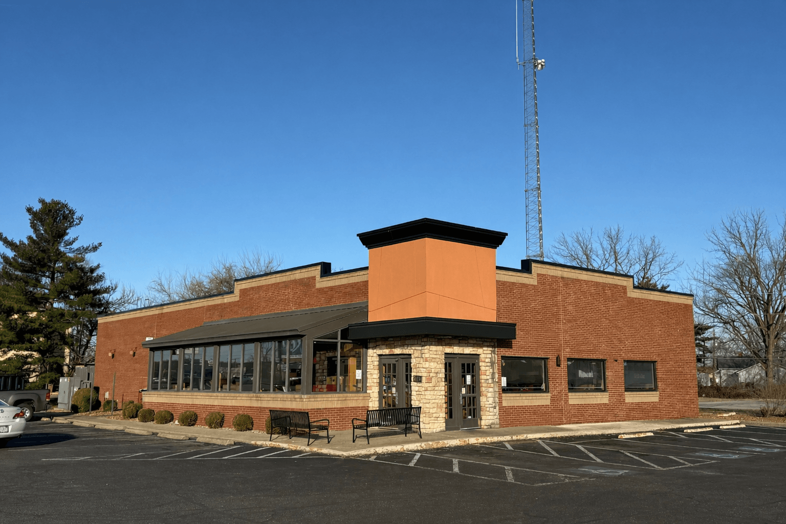 Full Restaurant for Lease in Evansville, IN ,  5,617 SF - Thumbnail 3