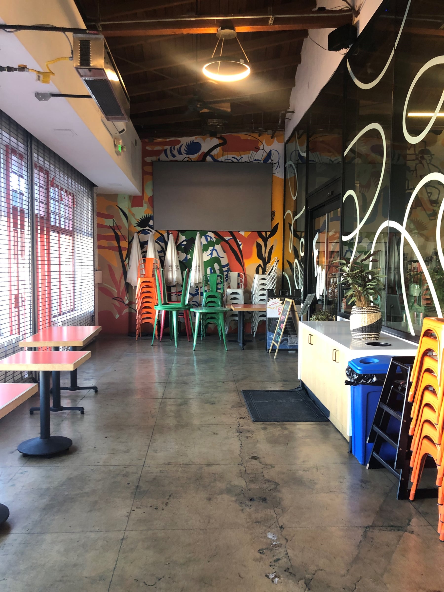 Full Restaurant for Sale in Los Angeles CA