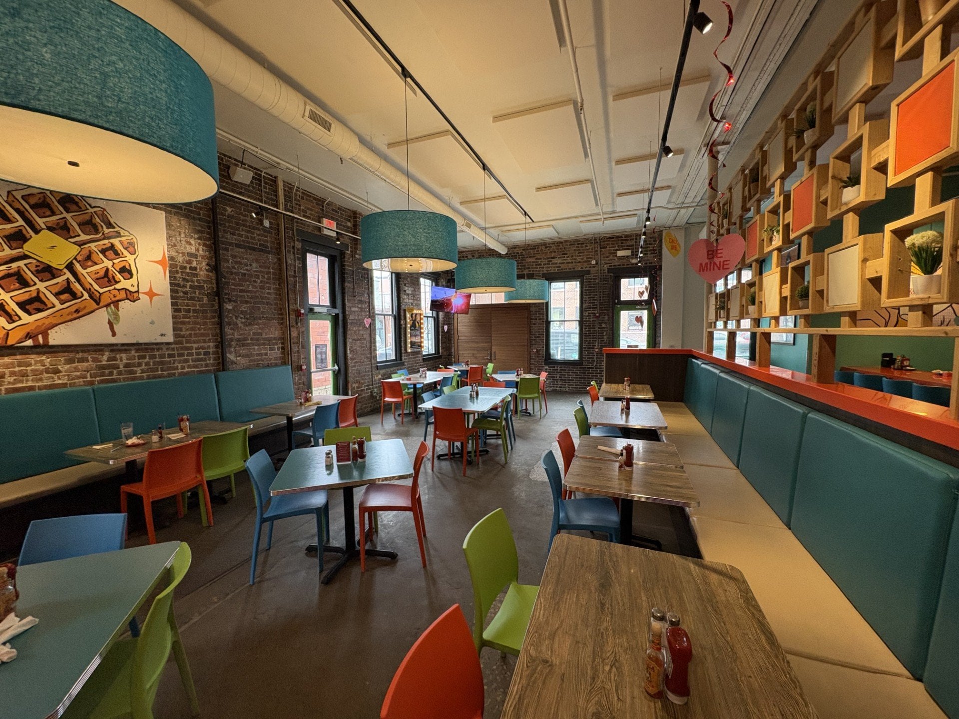 Full Restaurant for Sub-Lease in Des Moines, IA, 3,025 SF - Thumbnail 1